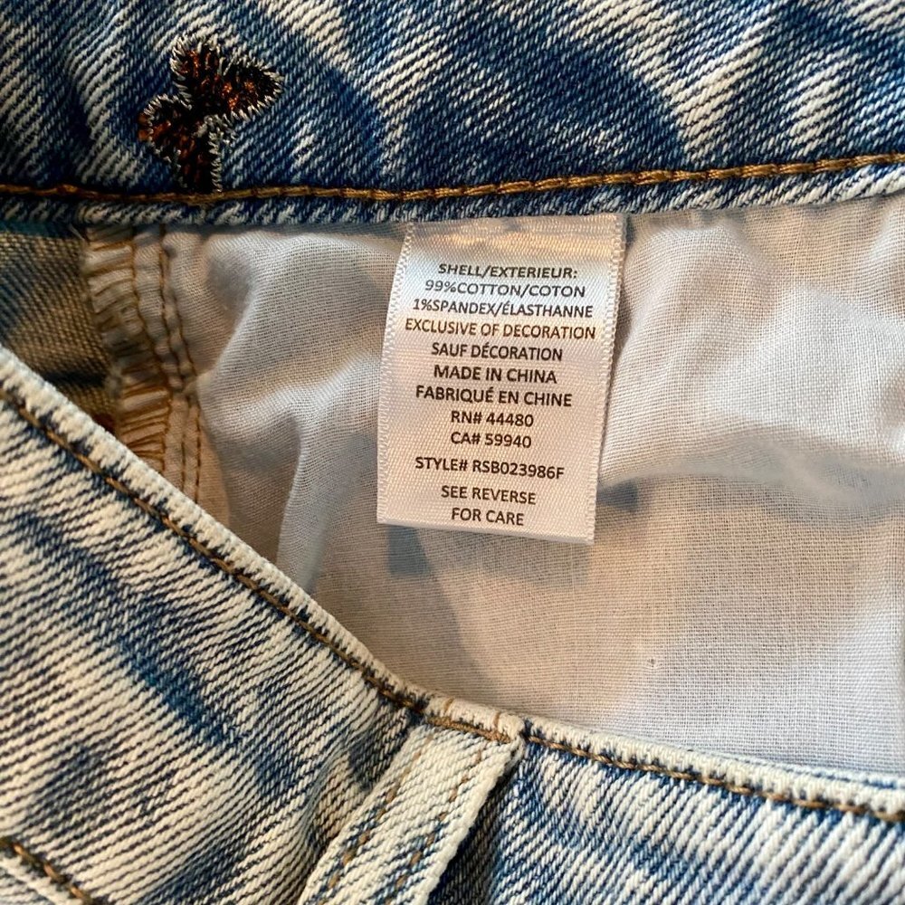 Tinseltown Distressed High Rise Jeans With Butterflies Size 7 NEW NWT - Picture 7 of 8